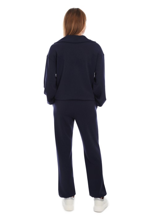 костюм женский  из полиэстера спереди