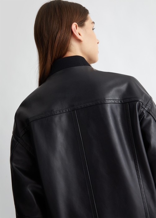 кожаная куртка-бомбер женская pelle  по цене 64560 руб вид справа