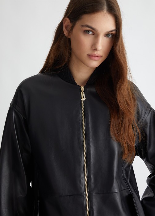 кожаная куртка-бомбер женская pelle  из италии вид сбоку