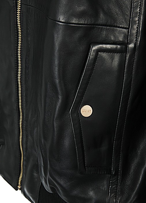 кожаная куртка-бомбер женская pelle  универсального стиля с лицевой стороны