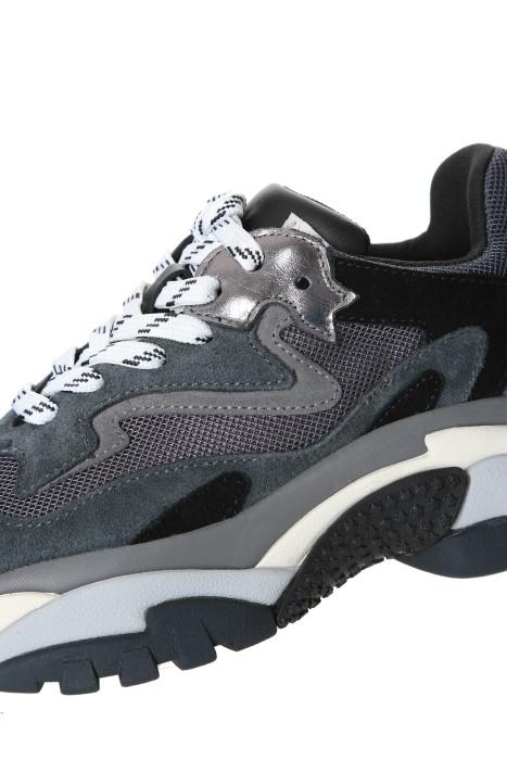 Товар серого цвета с внутренней стороны