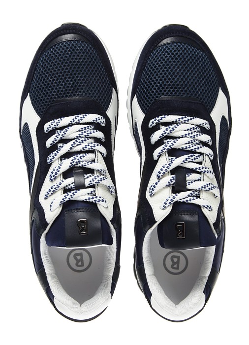 Товар синего цвета с внутренней стороны