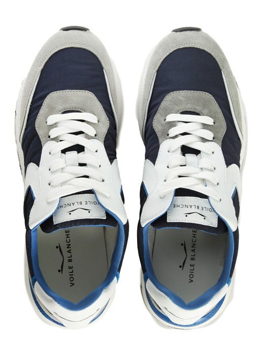 Товар синего цвета с внутренней стороны