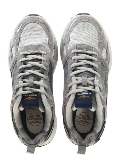 Товар серого цвета с внутренней стороны