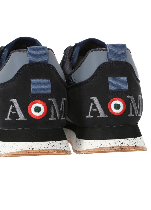 кроссовки мужские  по цене 14800 руб вид справа