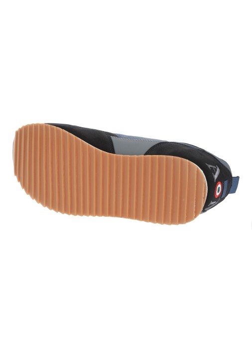 Товар синего цвета с внутренней стороны