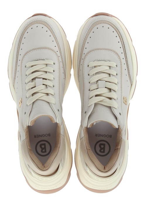 Товар бежевого цвета с внутренней стороны