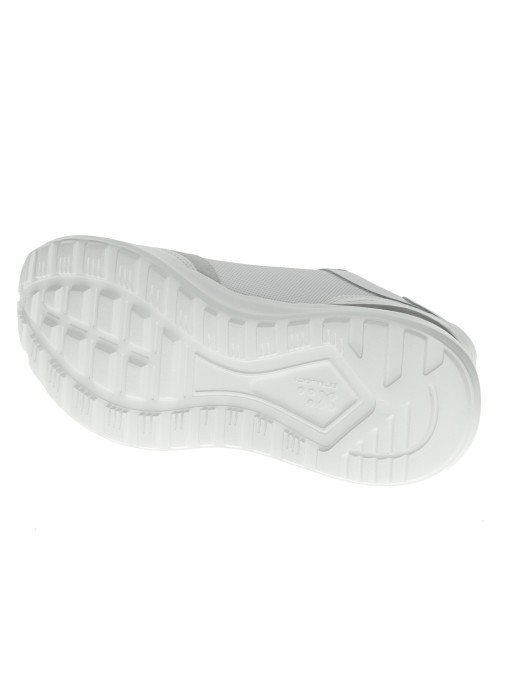 Товар белого цвета с внутренней стороны