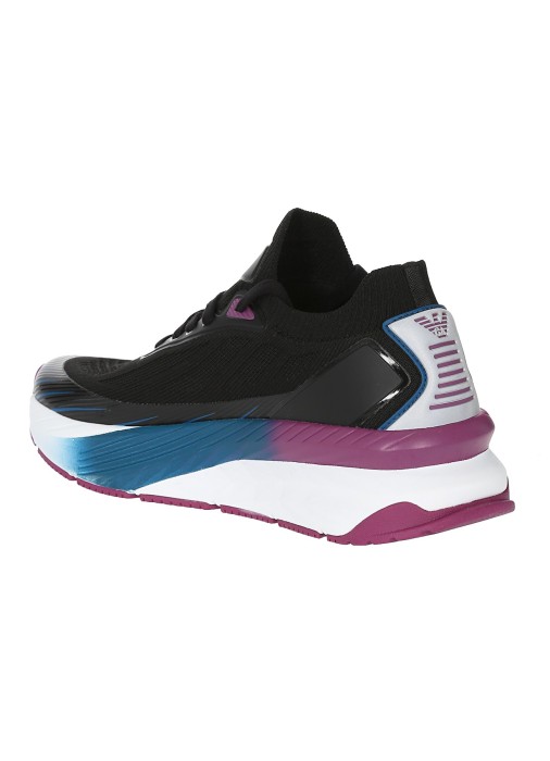 кроссовки  по цене 28900 руб вид справа