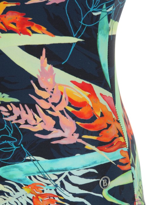 Товар синего цвета с внутренней стороны