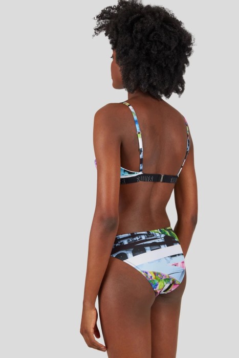 Товар разноцветного цвета с внутренней стороны