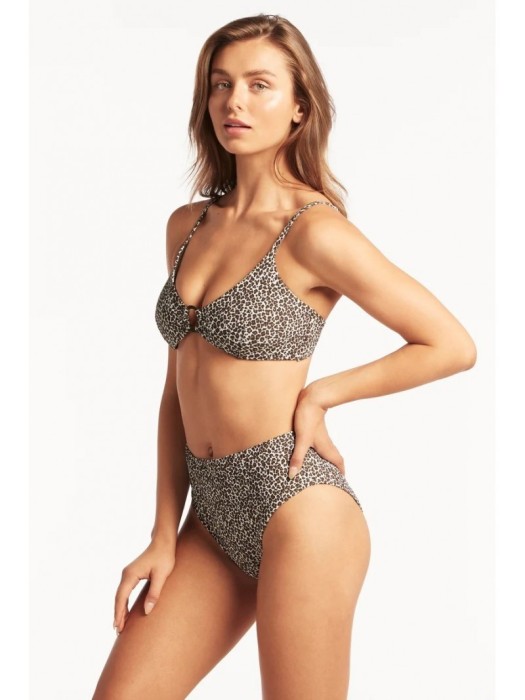 купальник женский  из швейцарии вид сбоку