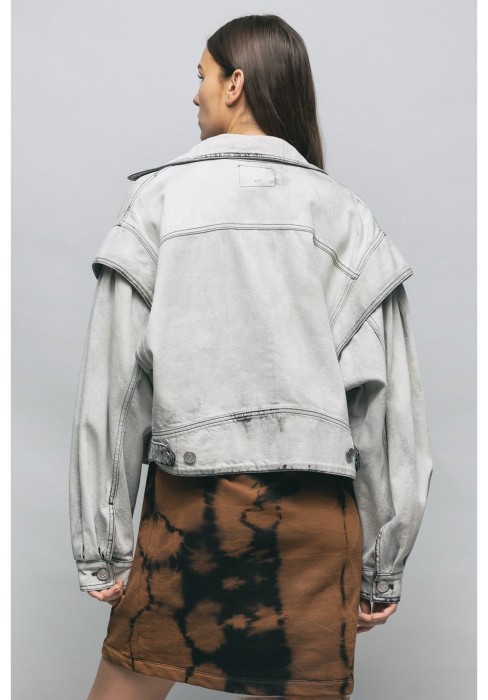 куртка джинсовая женская  по цене 31600 руб вид справа