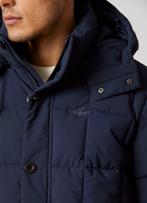 Товар синего цвета с внутренней стороны