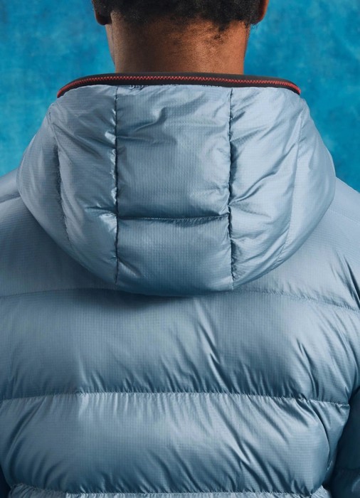 Товар голубого цвета с внутренней стороны