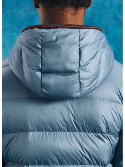 Товар голубого цвета с внутренней стороны