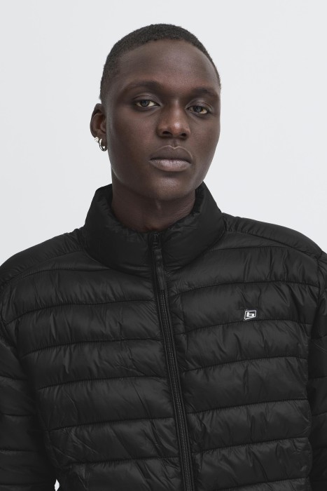 Товар черного цвета с внутренней стороны