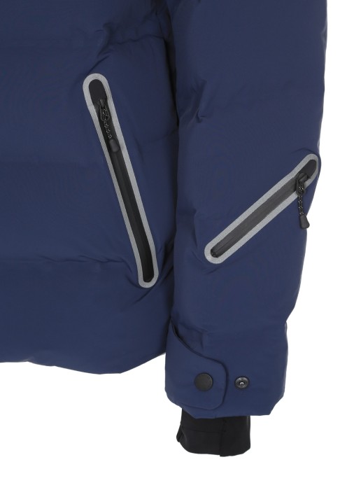 Товар синего цвета с внутренней стороны