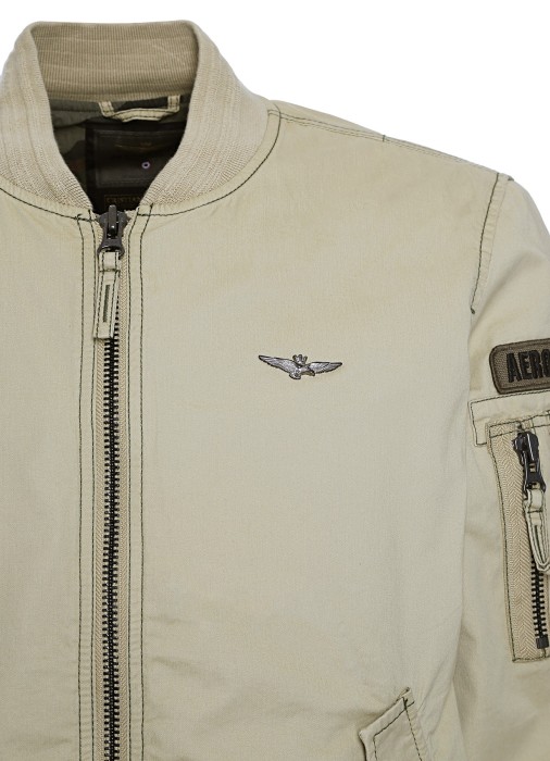 Товар песочного цвета с внутренней стороны