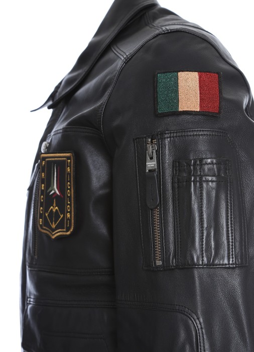 куртка мужская  по цене 89840 руб вид справа