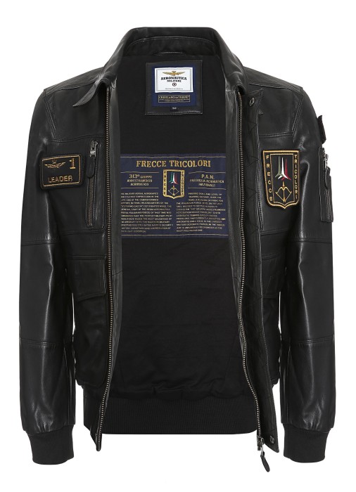 Товар черного цвета с внутренней стороны