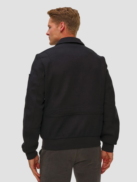 куртка мужская  по цене 41040 руб вид справа