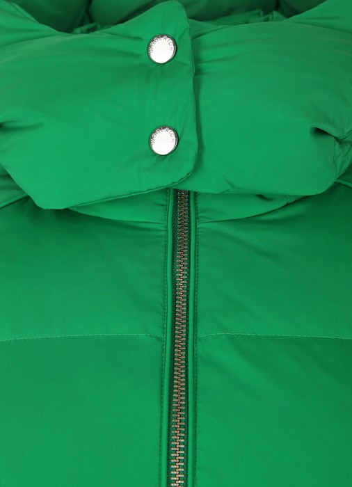 Товар черного цвета с внутренней стороны