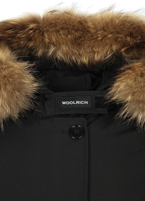 Товар черного цвета с внутренней стороны