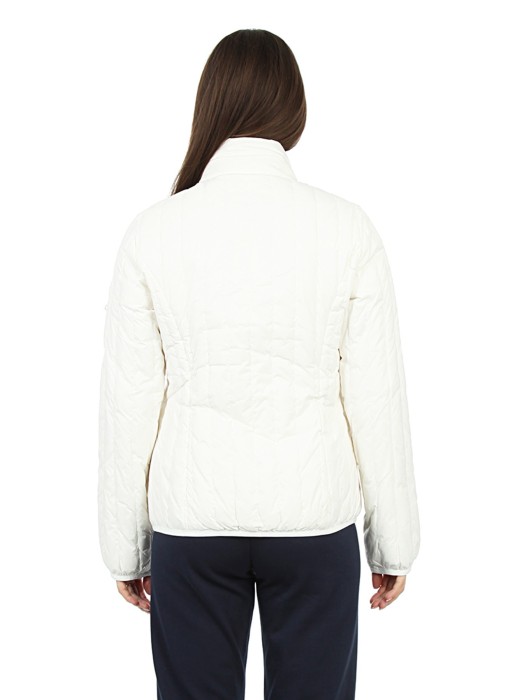 Товар белого цвета с внутренней стороны