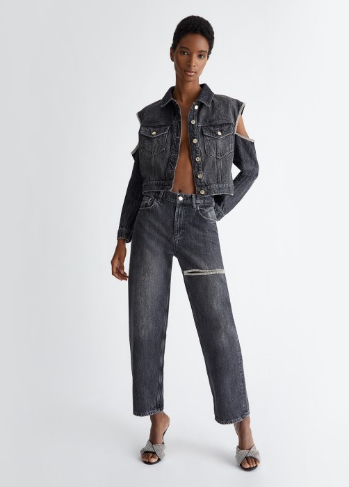 Товар черного цвета с внутренней стороны