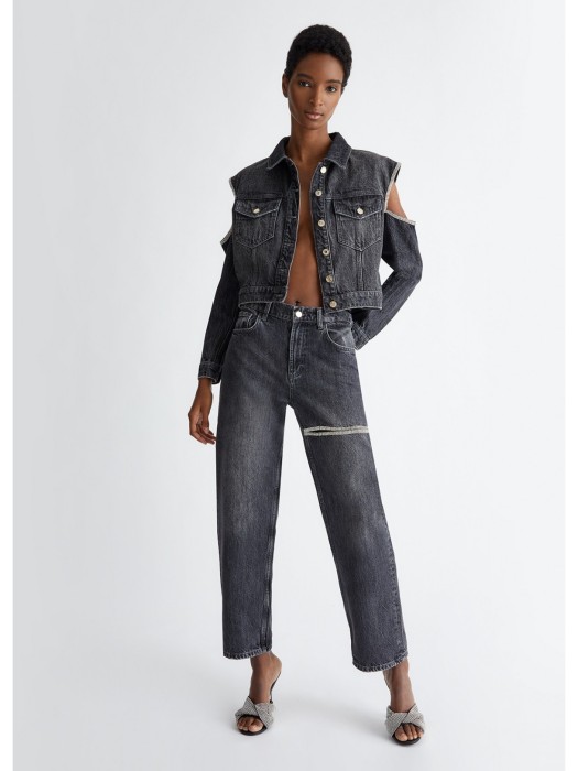 Товар черного цвета с внутренней стороны