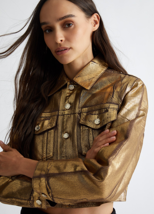 Товар золотого цвета с внутренней стороны