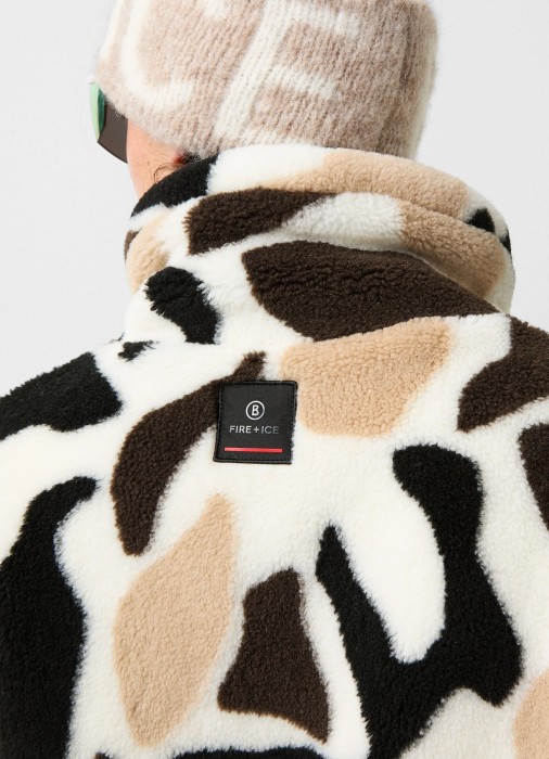 Товар разноцветного цвета с внутренней стороны