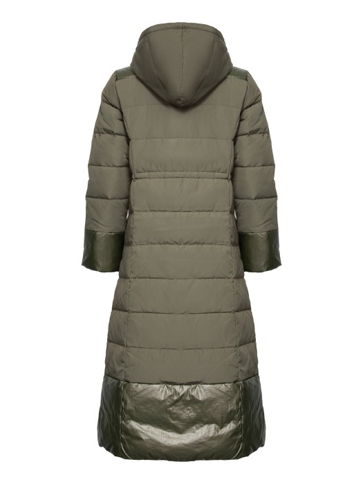 Товар черного цвета с внутренней стороны