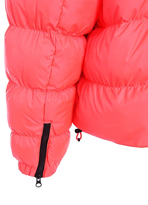 Товар оранжевого цвета с внутренней стороны