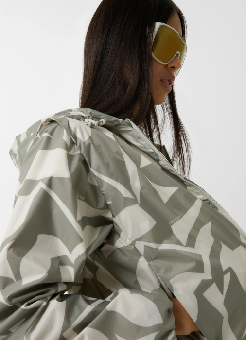 Продукция для женщин фото