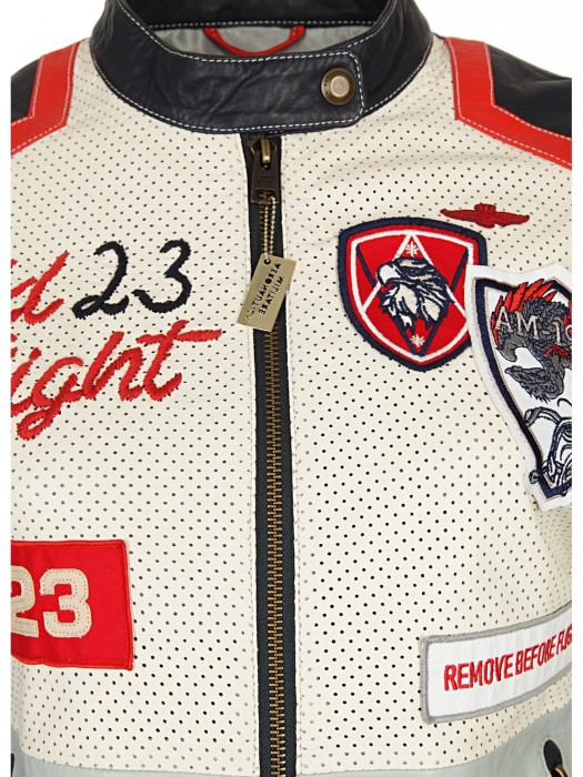 куртка женская wild flight 23  из проверенных материалов спереди