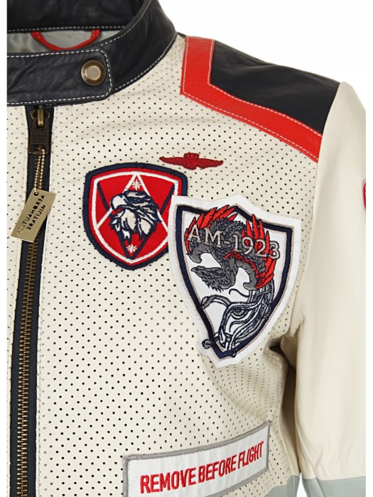 куртка женская wild flight 23  универсального стиля с лицевой стороны