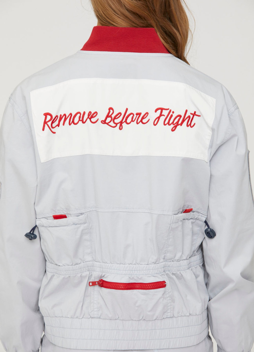 Товар серого цвета с внутренней стороны