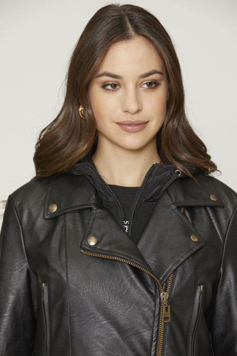 куртка женская  по цене 39120 руб вид справа