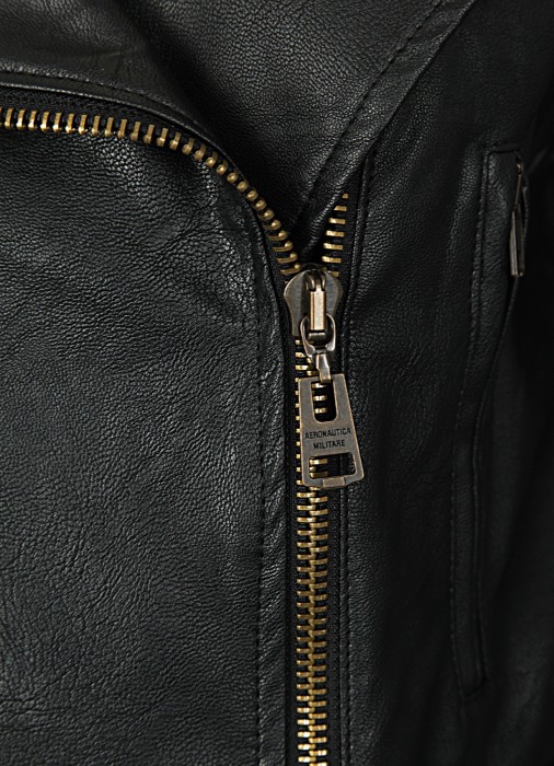 куртка женская  из проверенных материалов спереди