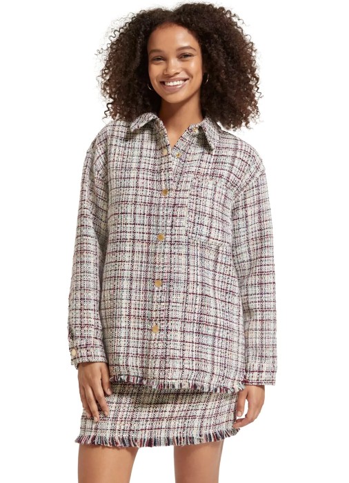 Товар бежевого цвета с внутренней стороны