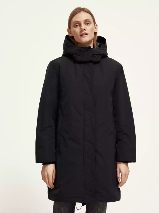 Товар черного цвета с внутренней стороны