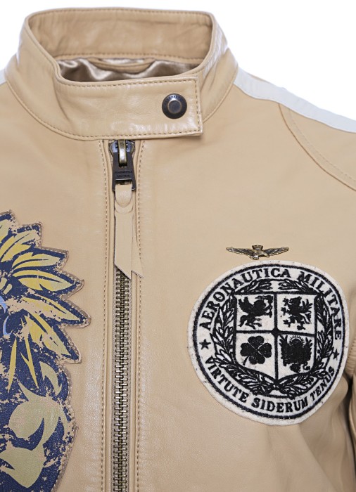 куртка женская  из кожи спереди