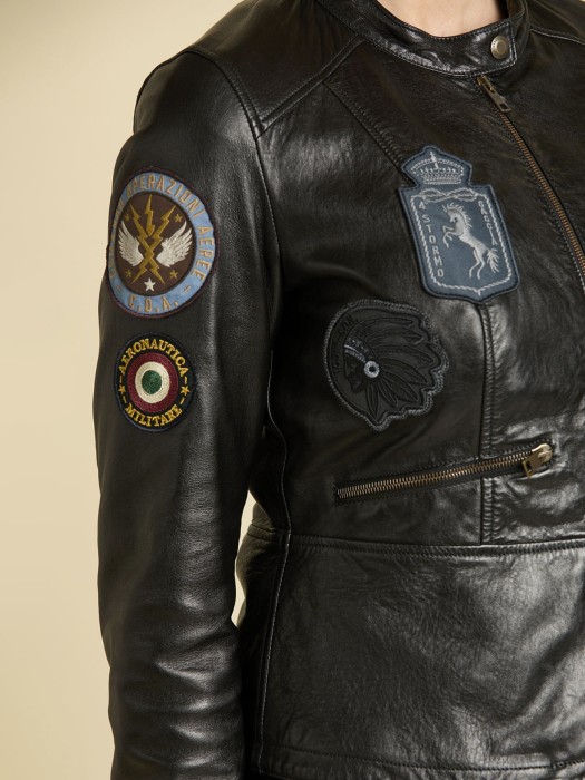 куртка женская  от бренда aeronautica militare вид слева