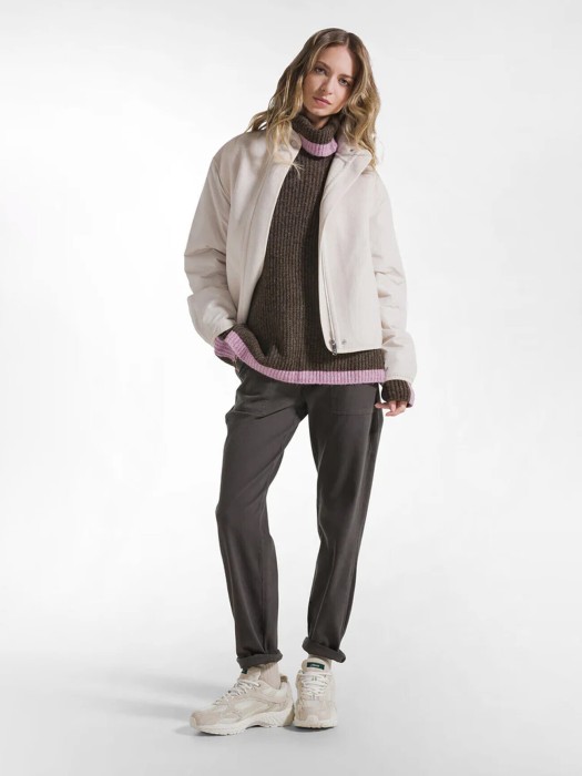 куртка женская  по цене 35300 руб вид справа