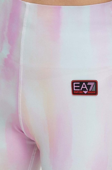 Товар разноцветного цвета с внутренней стороны