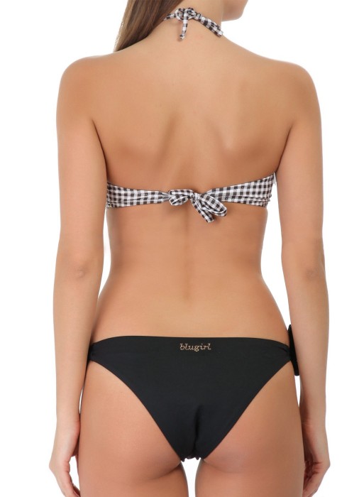 Товар черного цвета с внутренней стороны