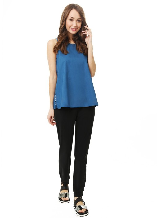 Товар синего цвета с внутренней стороны