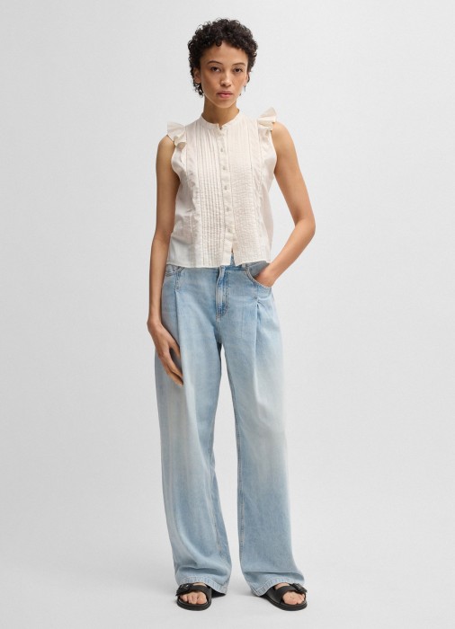 Товар черного цвета с внутренней стороны